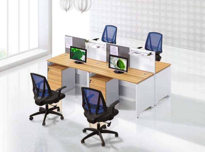 cụm bàn làm việc 4 chỗ phù hợp với không gian văn phòng, tiết kiệm không gian văn phòng